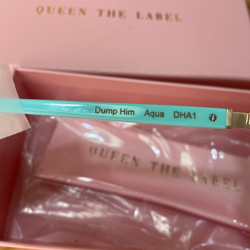 DUMP HIM SUNGLASSES IN AQUA
Queen the Label - Dump Him Sunglasses -RRP $79 - Picture 2 of 5